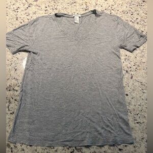 Forever 21 Women’s Grey V Neck Small